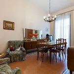 Cairoli - Spacious Apartment close to Central station