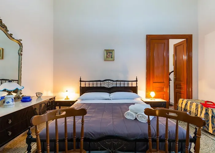 Cairoli - Spacious Apartment close to Central station