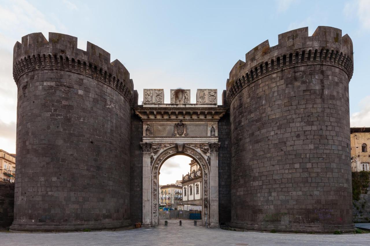 Cairoli - Spacious Close To Central Station * Napoli